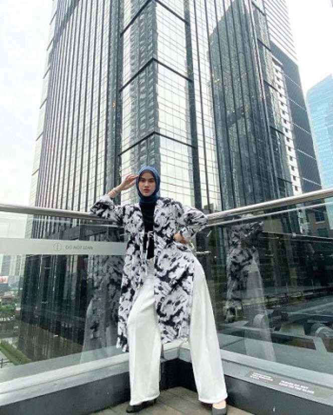 9 Potret Cantik Uty Bonita Eks Member JKT48 Tampil Berhijab