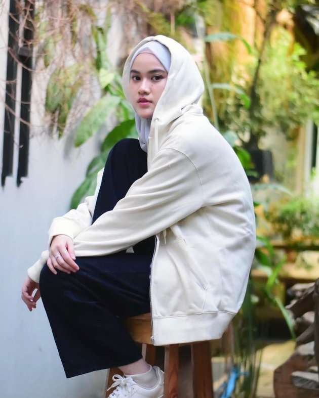 9 Potret Cantik Uty Bonita Eks Member JKT48 Tampil Berhijab