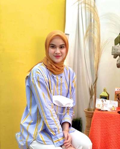 9 Potret Cantik Uty Bonita Eks Member JKT48 Tampil Berhijab