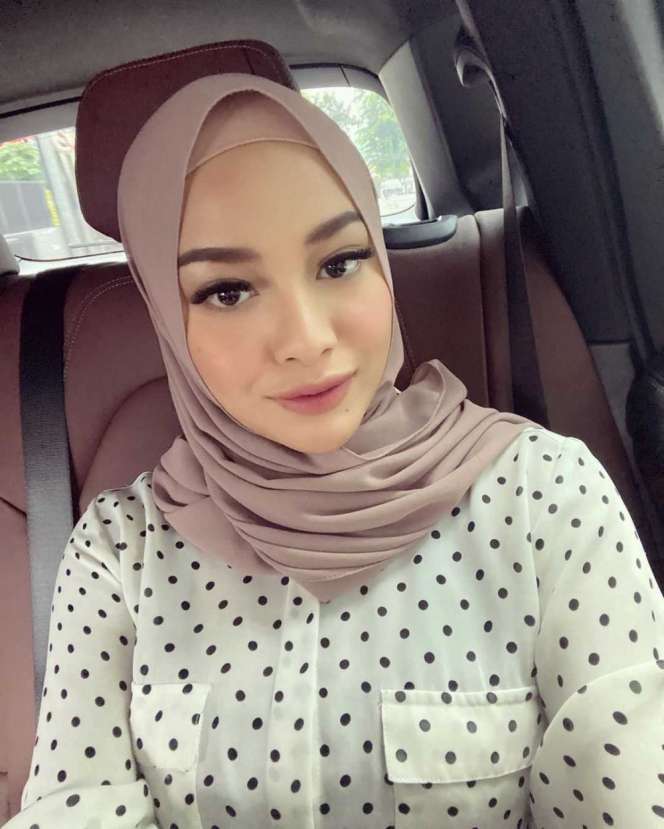 Intip Busana Baju Lebaran Aurel Hermansyah, Bisa Disontek!