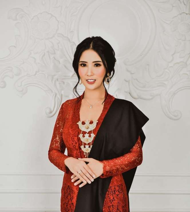 Cantiknya Witrie Gita, Nyonya Wakil Bupati Termuda Indonesia