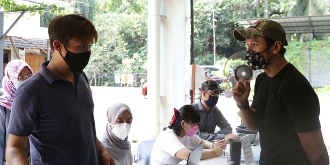 Momen Artis Vaksin Kedua, Arya Saloka Ketakutan, Tutup Mata!