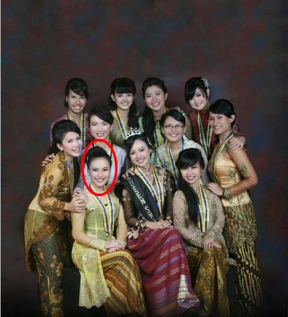 Jarang Diketahui! 6 Foto Lawas Seleb Rayakan Kelulusan Sekolah