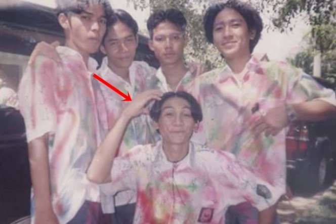 Jarang Diketahui! 6 Foto Lawas Seleb Rayakan Kelulusan Sekolah