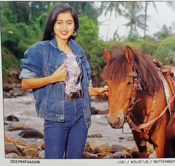 Jarang Tersorot! 8 Potret Masa Muda Desy Ratnasari