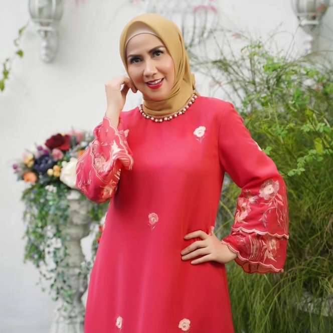 Potret Putri Indonesia Kini Mantap Berhijab