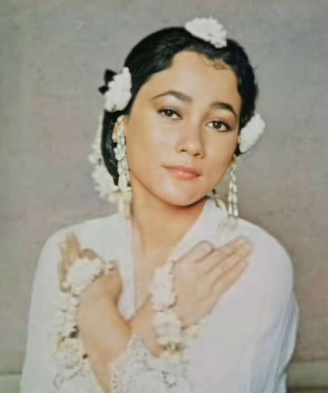 9 Potret Cantik Suzanna Semasa Muda, Jarang Tersorot!