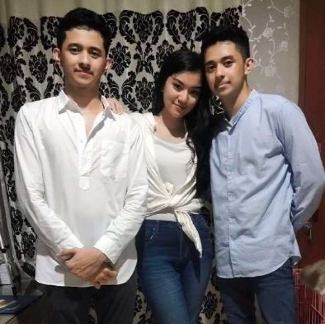 8 Foto Terbaru Nakula & Sadewa Beranjak Dewasa, Glow Up Abis!