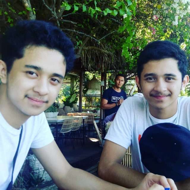 8 Foto Terbaru Nakula & Sadewa Beranjak Dewasa, Glow Up Abis!