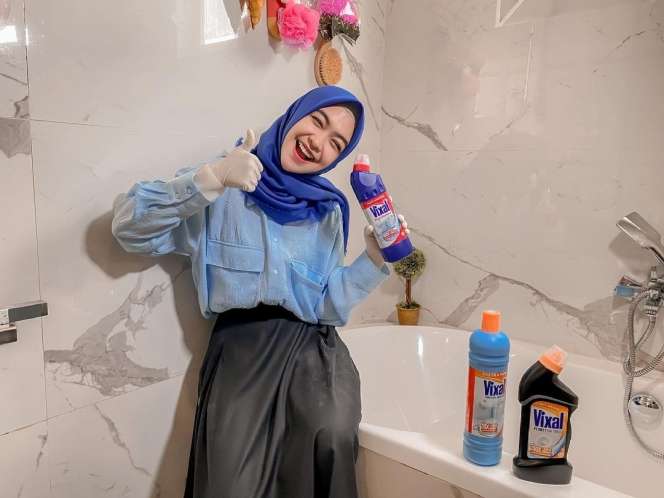 6 Potret Terbaru Ria Ricis, Dagu Lancip Jadi Omongan