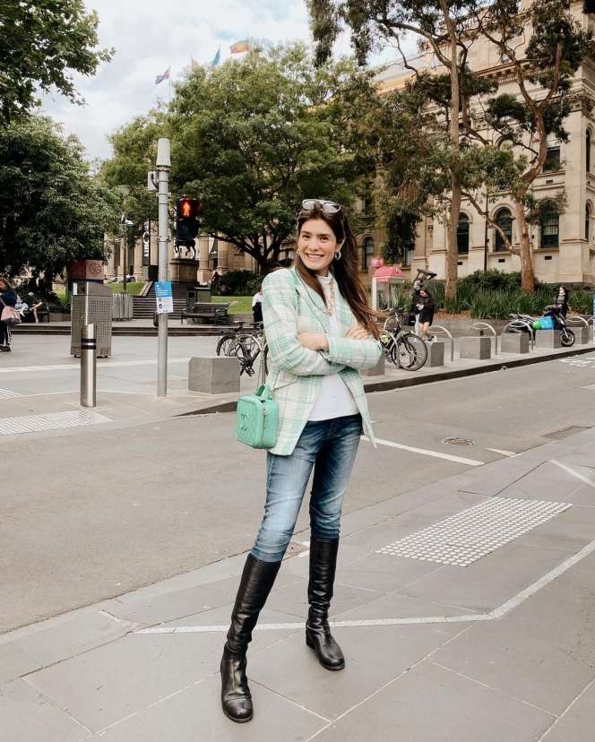 5 Aktris Cantik Blasteran yang Sering Dikira Non Muslim