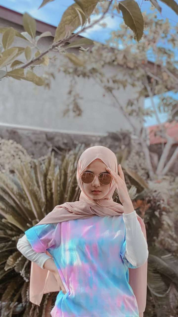 Cantiknya Cut Rauzha Amalia, Langganan Gambar Belakang Truk