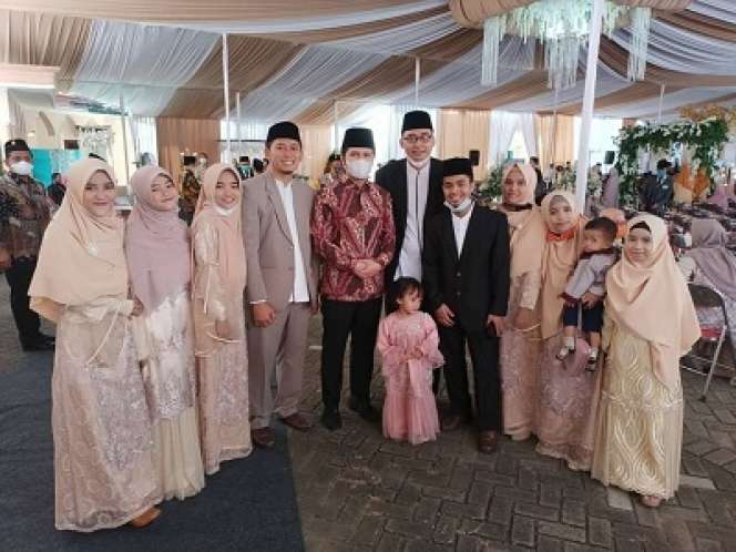 Momen Resepsi UAS & Fatimah Az Zahra, Riasan Istri Disorot