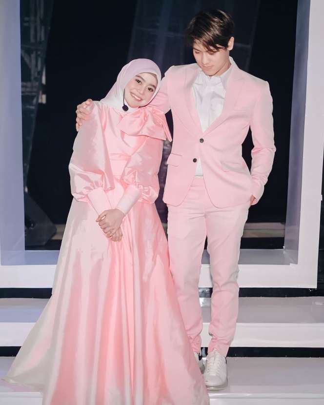 5 Potret Prewedding, Rizky Billar dan Lesty Umumkan Menikah