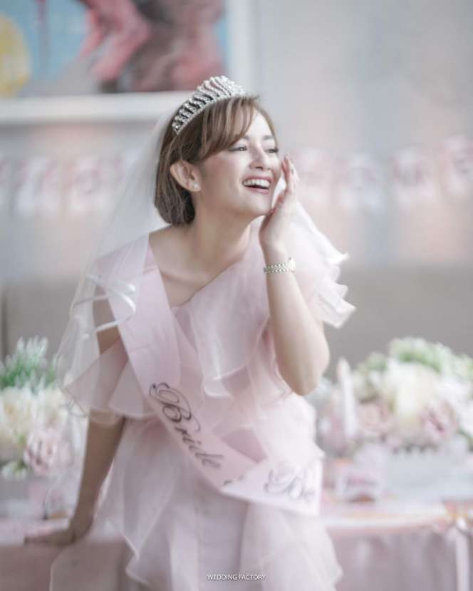 Potret Bridal Shower Citra Monica, Salfok ke Wajahnya