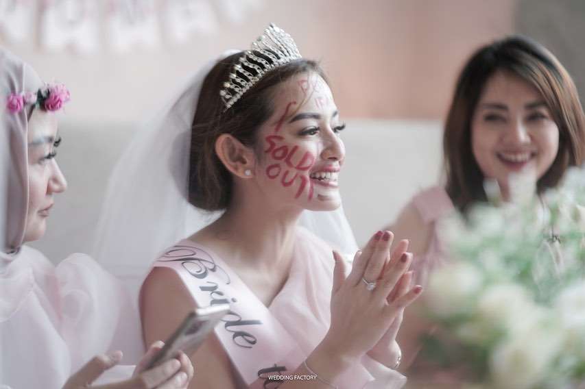 Potret Bridal Shower Citra Monica, Salfok ke Wajahnya
