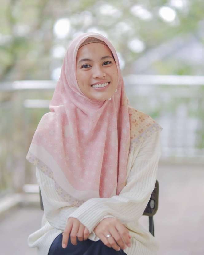 Ogah Pacaran, 5 Seleb Cantik Ini Jalani Proses Ta'aruf