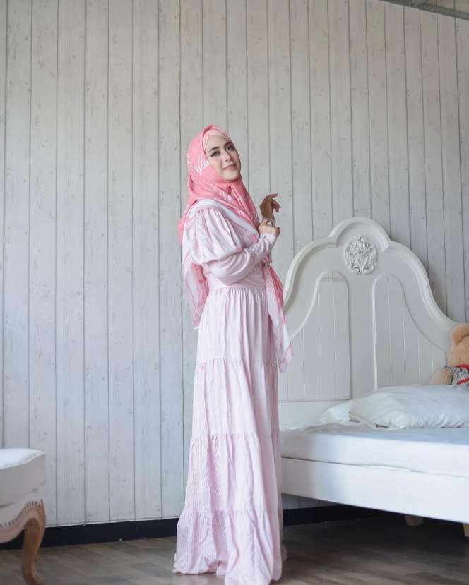 Ogah Pacaran, 5 Seleb Cantik Ini Jalani Proses Ta'aruf