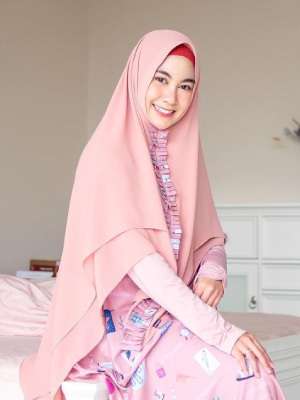 Ogah Pacaran, 5 Seleb Cantik Ini Jalani Proses Ta'aruf