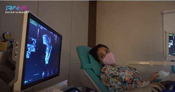 Momen Bahagia Nagita Slavina Cek Kandungan Ditemani Rafathar