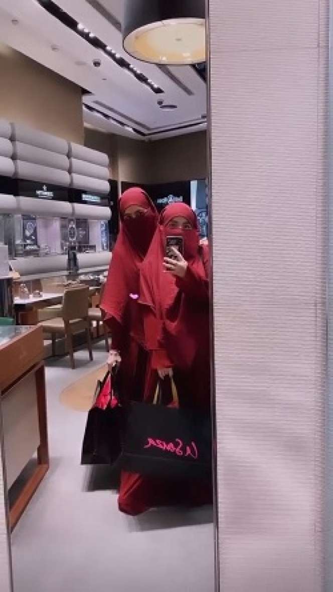 Potret Kedekatan Sherel Thalib dengan Adik Ipar, Wafiq Malik