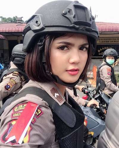 10 Potret Bripda Vani Simbolon, Bodyguard Idaman Hotman Paris