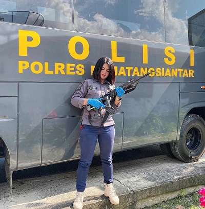 10 Potret Bripda Vani Simbolon, Bodyguard Idaman Hotman Paris