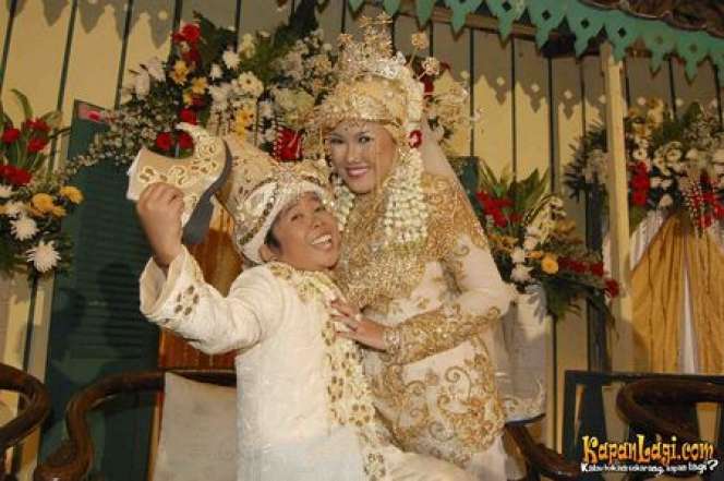 Luput dari Sorotan, Begini Potret Adul Bersama Sang Istri