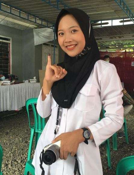 Keseharian Rakhma Lutfita Mempelai Wanita Viral Patahkan Besi