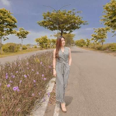 7 Potret Julie Tan Ibunda Larissa Chou, Awet Muda Bak ABG