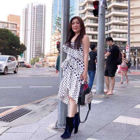 7 Potret Julie Tan Ibunda Larissa Chou, Awet Muda Bak ABG