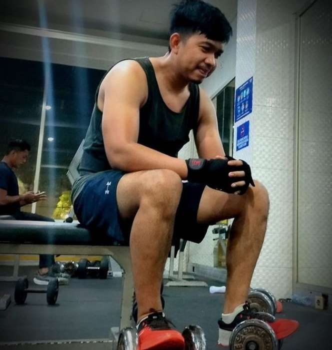 5 Potret Putra Tukul Arwana, Jabatan Mentereng dan Tampan