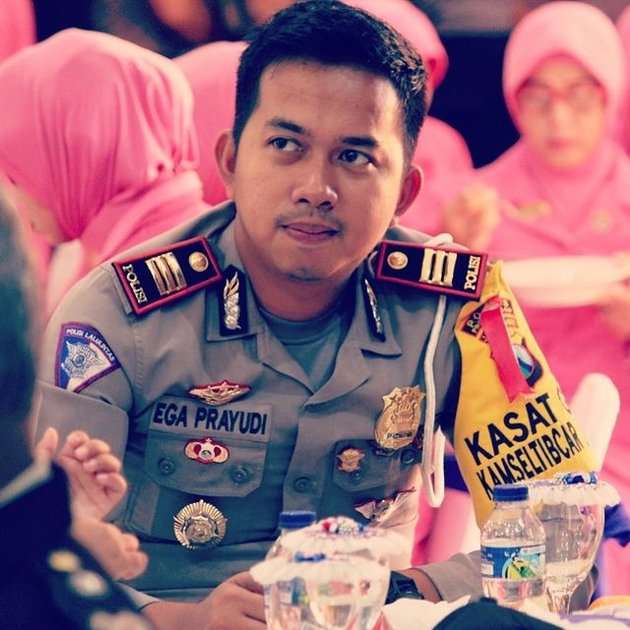 5 Potret Putra Tukul Arwana, Jabatan Mentereng dan Tampan