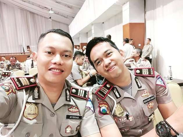 5 Potret Putra Tukul Arwana, Jabatan Mentereng dan Tampan