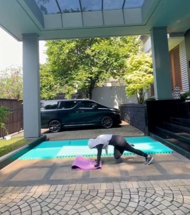 7 Momen Aurel Hermasyah Langsung Giat Olahraga Usai Keguguran