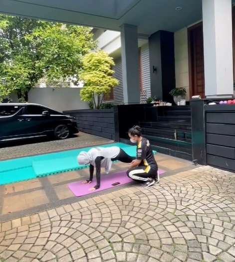 7 Momen Aurel Hermasyah Langsung Giat Olahraga Usai Keguguran