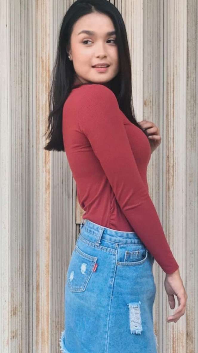 Penasaran Sosok Sebenarya si Cantik Hanna Kirana