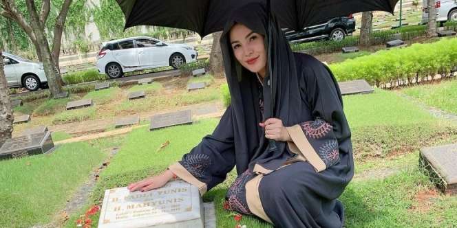 Deretan Artis yang Tak Bisa Dampingi Orangtua Saat Meninggal