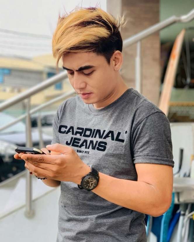 5 Potret Charly Eks ST12 Ubah Gaya Rambut, Nyaris Tak Dikenali