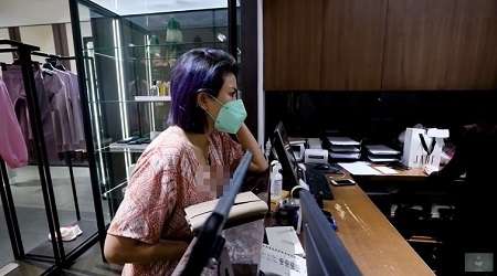 10 Momen Nikita Mirzani ke Mal Pakai Daster Habis Puluhan Juta