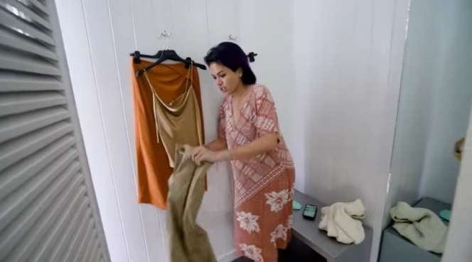 10 Momen Nikita Mirzani ke Mal Pakai Daster Habis Puluhan Juta