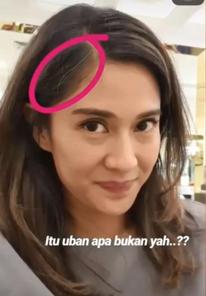 Masih Muda, 5 Artis Cantik Pede Pamer Uban di Media Sosial