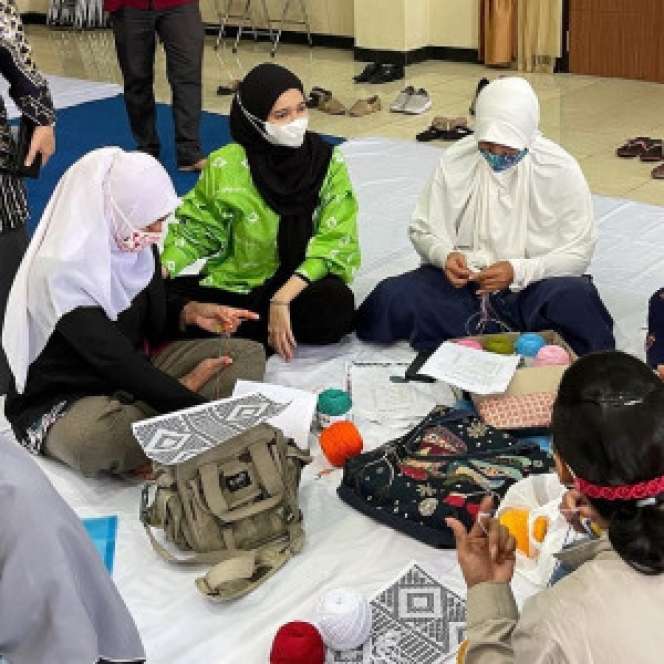 Vivi Zubedi Bawa Fashion Lokal Banjarbaru Mendunia