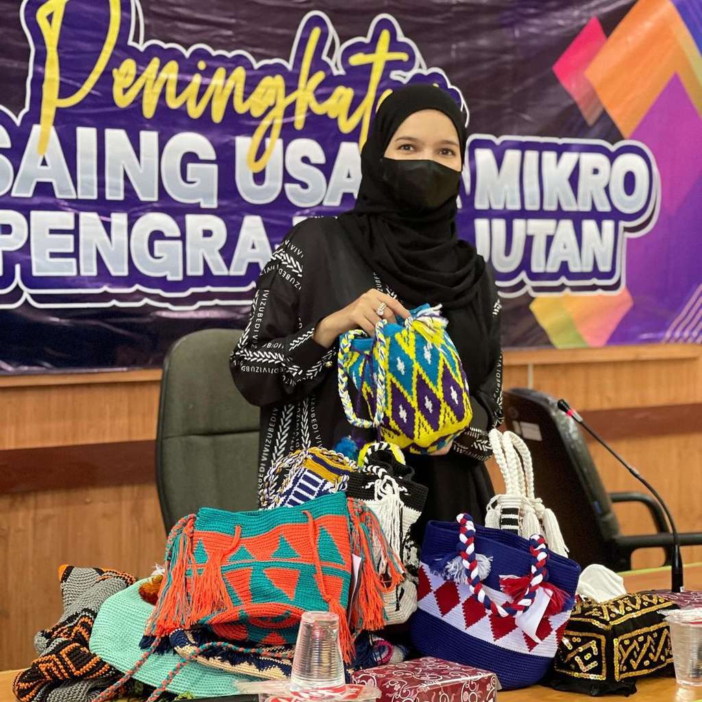 Vivi Zubedi Bawa Fashion Lokal Banjarbaru Mendunia