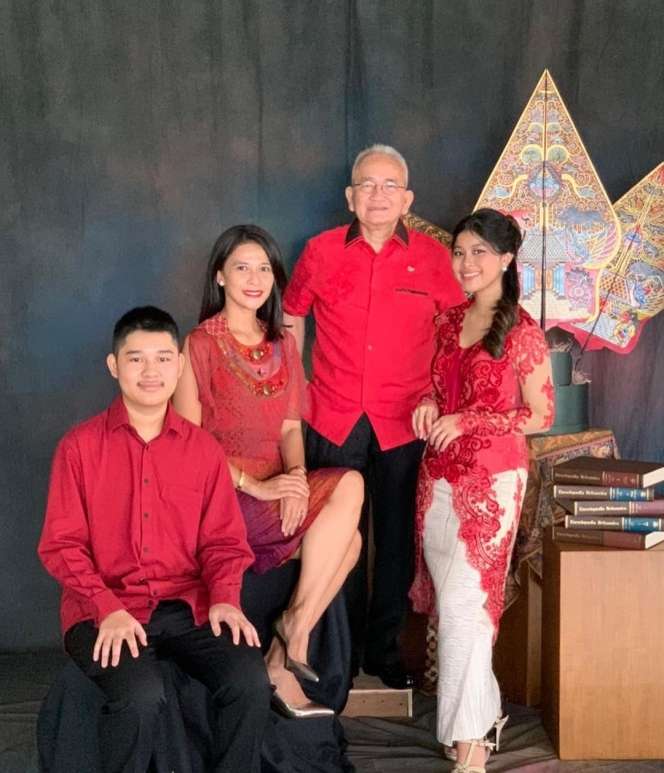 Pesona Sarah Suci Putri Cantik Ruhut Sitompul