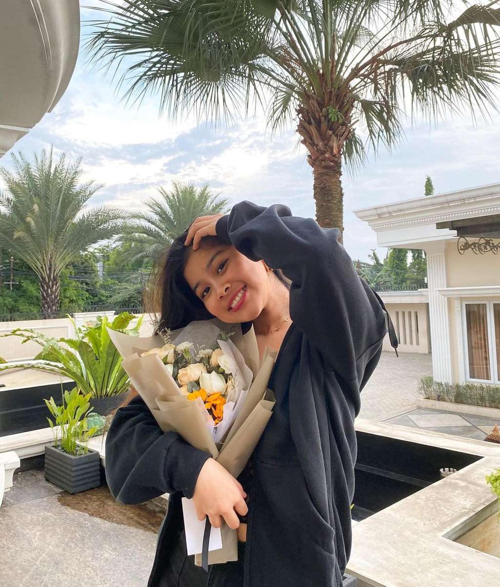 Pesona Sarah Suci Putri Cantik Ruhut Sitompul