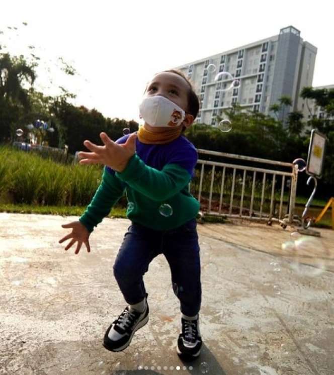 7 Momen Seru Rachel Vennya & Xabiru Kunjungi Kebun Binatang