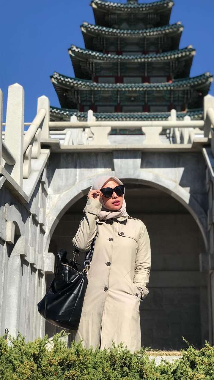 Gaya Mentereng 5 Istri Pengacara Kondang