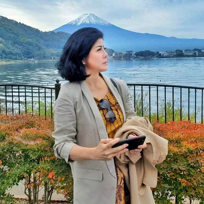 Gaya Mentereng 5 Istri Pengacara Kondang