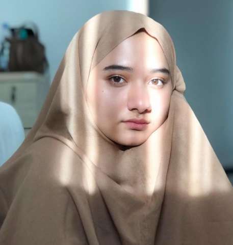 Sosok Sebenarnya Nadzira Shafa, Istri Ameer Azzikra